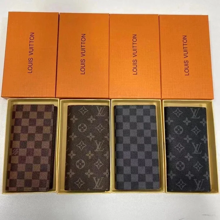 Cztery długie portfele Louis Vuitton Damier Ebène i Monogram w pudełkach